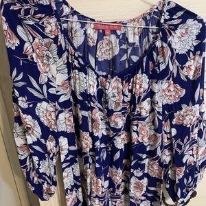 Women’s Rose & Thyme top,size 1X, Excellent condition.  Smoke free,pet free home